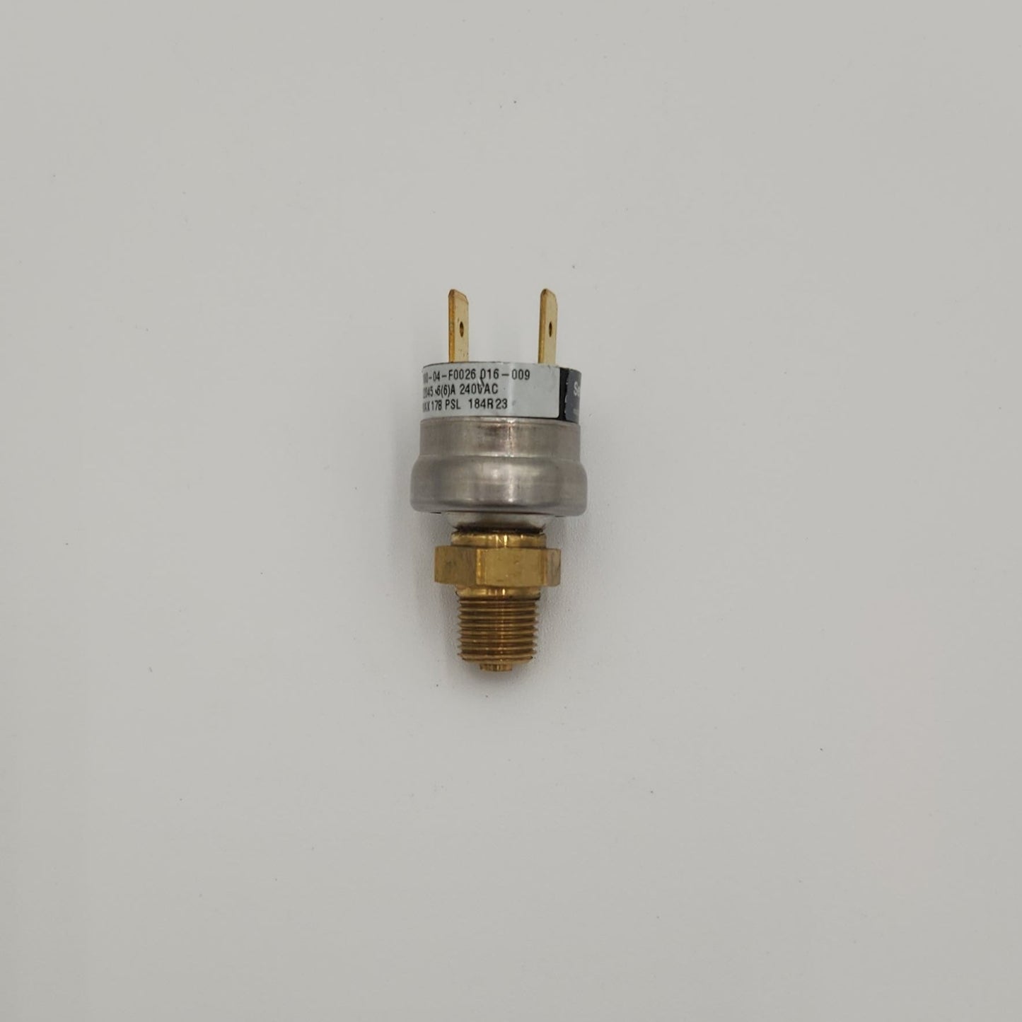 RA19672 Oil Drain 1/8 NPTF Male Switch