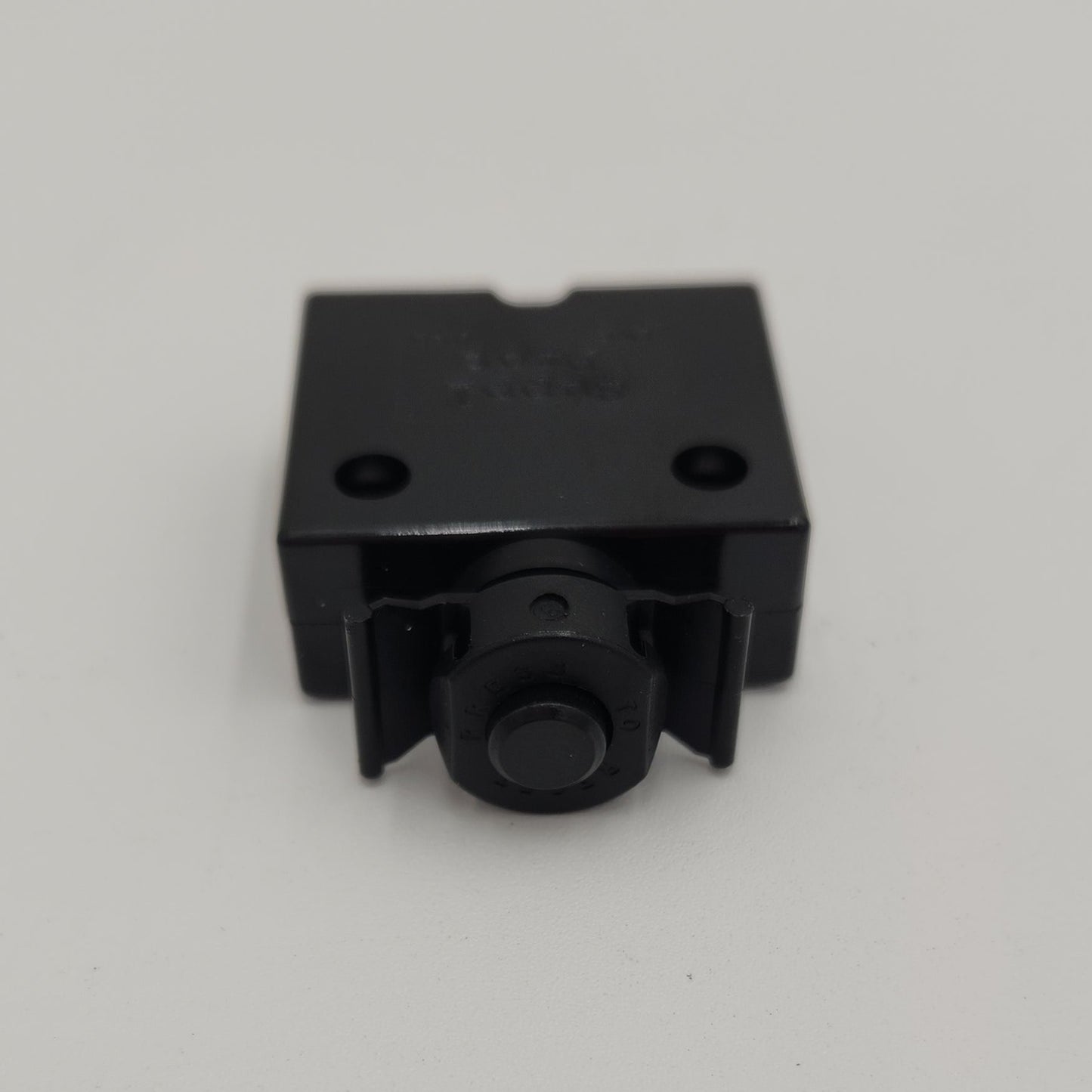 RA17549 15 Amp Breaker